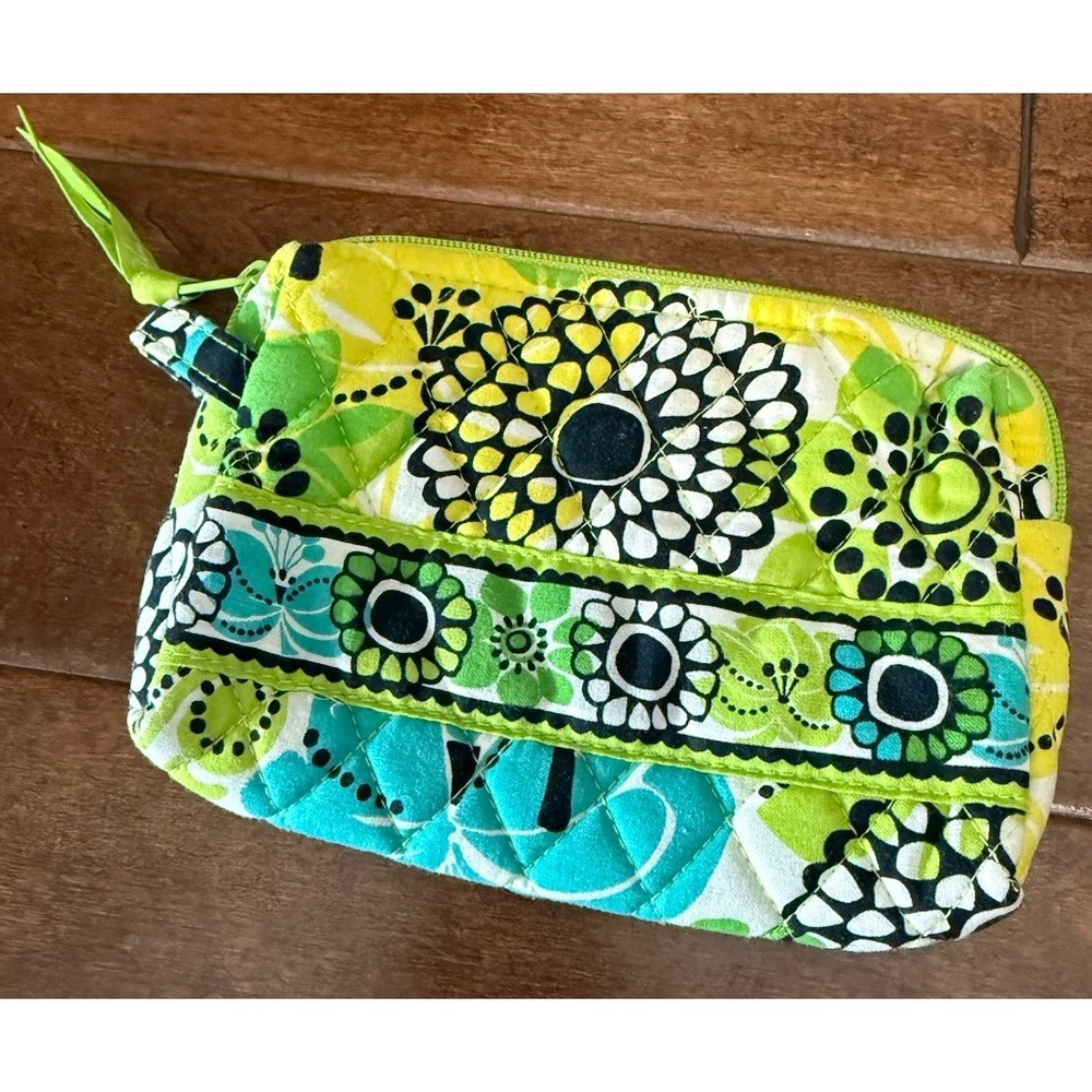 Vera Bradley Limes Up Quilted Cosmetic Bag Lined Retired Pattern Green EUC